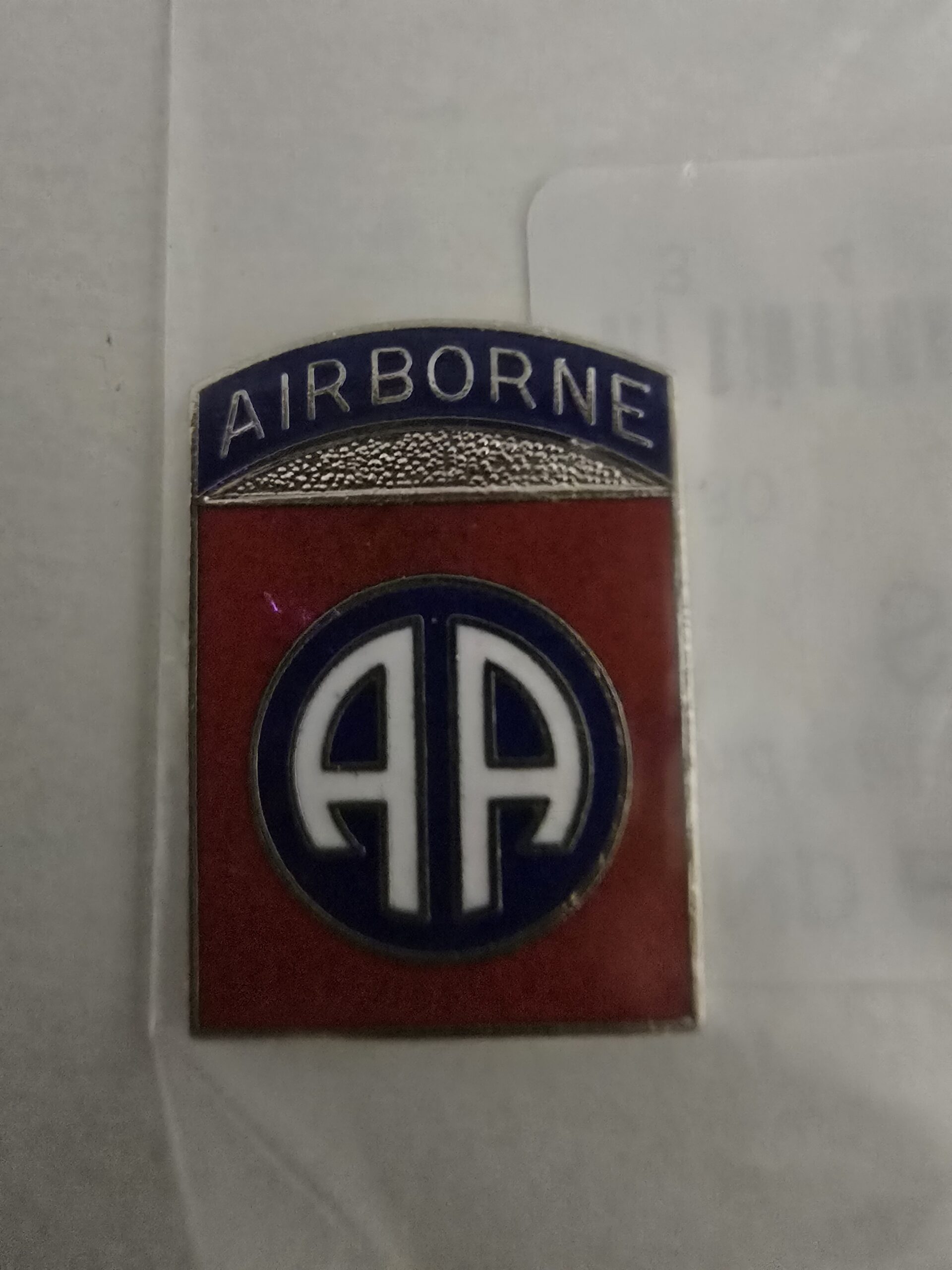 82ND EMBLEM SMALL METAL